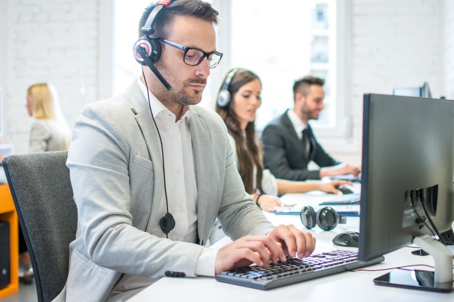 How to Become a Technical Support Analyst How to Become a Technical Support Analyst